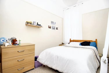2 bed flat, Napier Terrace, Flat 2, Mutley, Plymouth, PL46ER - Image 1